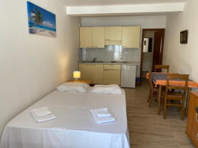Studio Alex, Punat